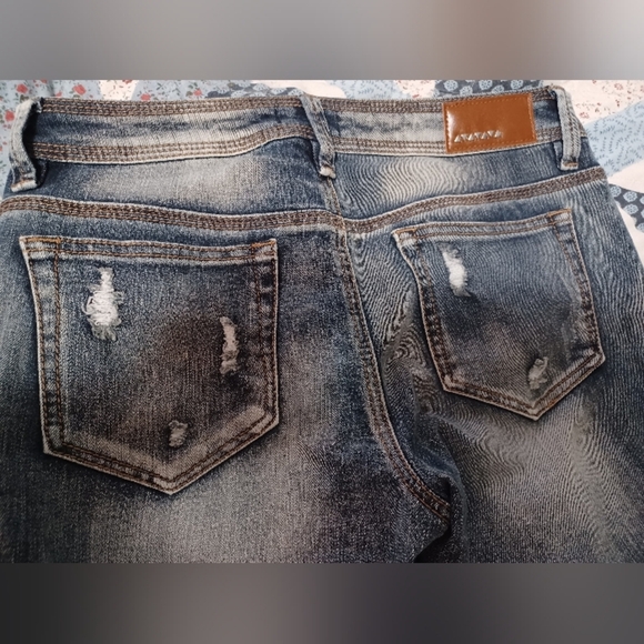 🍒 Dollhouse Charley Distressed Skinny Jeans - Picture 9 of 9